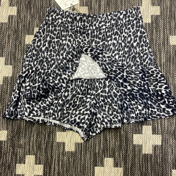 BNWT Zara XS Skort With Side Zipper - Picture 2 of 3